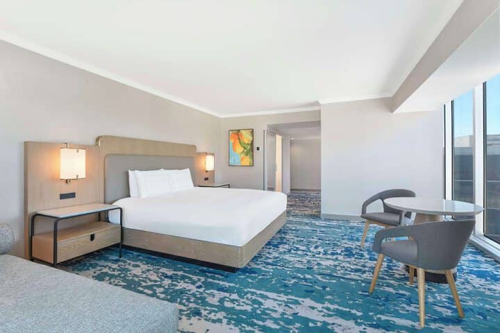 Room 10 of 82